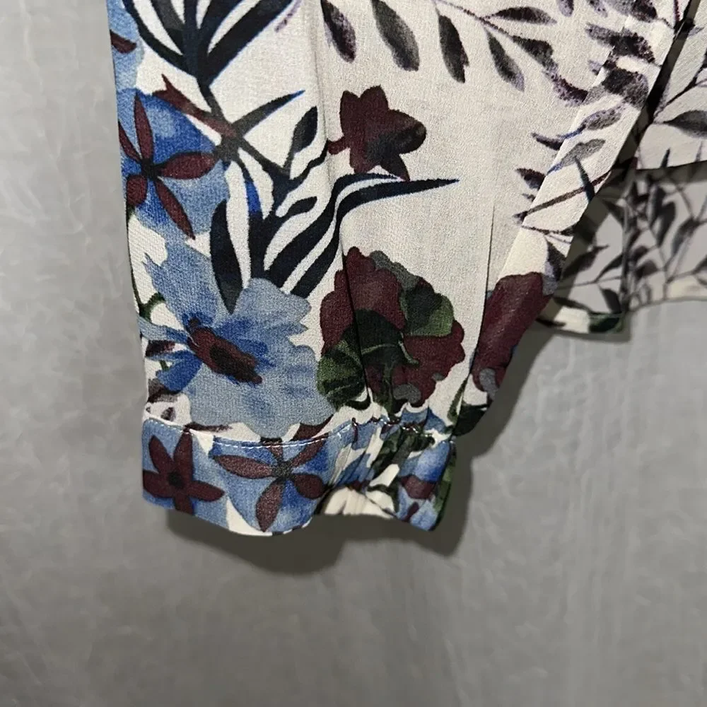CAbi L Victoria Winter Floral Long Sleeve Front Tuck High Low Long Sleeve Blouse - Picture 10 of 16